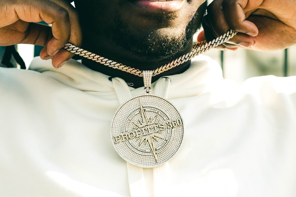 The Art of Self-Expression Through Jewelry